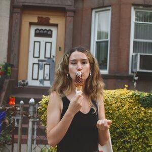 Meet your Posher, Lia